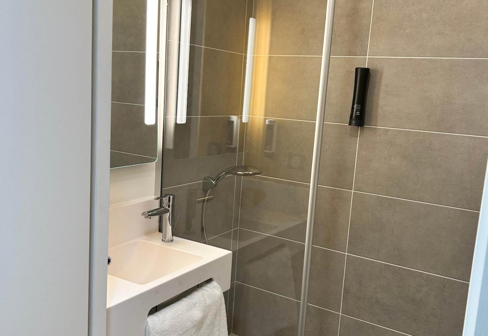 B&B Hotel Cergy Saint-Christophe Gare Exterior foto
