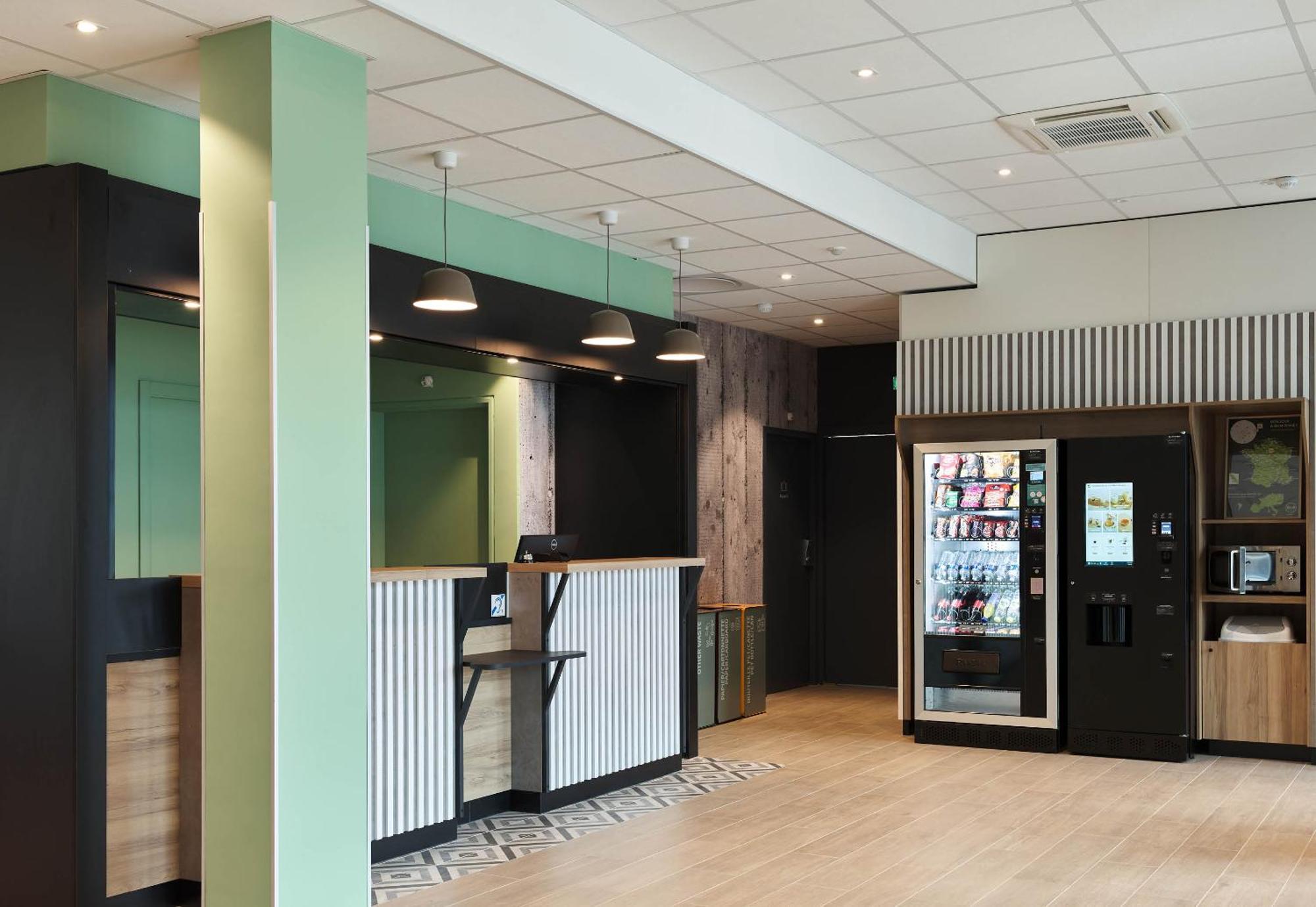 B&B Hotel Cergy Saint-Christophe Gare Exterior foto